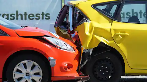कार बीमा लेते समय ध्यान रखें ये ज़रूरी बातें | Car Insurance Tips in Hindi