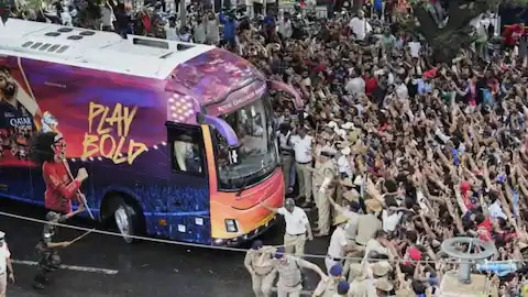 बेंगलुरु भगदड़ मामला: जांच आयोग ने RCB, कर्नाटक क्रिकेट संघ और पुलिस को बताया जिम्मेदार