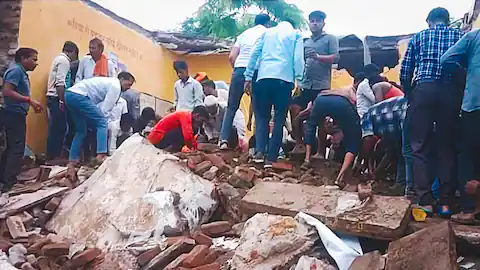 राजस्थान: झालावाड़ में जर्जर स्कूल की छत गिरी, 5 बच्चों की दर्दनाक मौत
