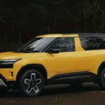 Tata Sierra जल्द हो सकती है लॉन्च, डीलर मीट में दिखाई गई नई झलक