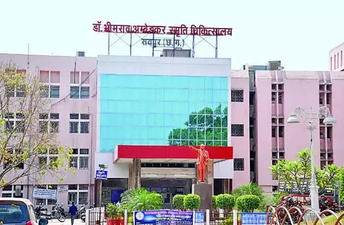 रायपुर में कुत्ते के काटने से मौत का मामला, अस्पताल ने बताया पूरा सच