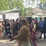रायपुर जेल में रक्षाबंधन: बहनों ने कैदियों की कलाई पर बांधी राखी