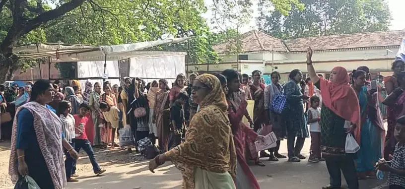 रायपुर जेल में रक्षाबंधन: बहनों ने कैदियों की कलाई पर बांधी राखी