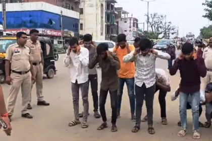 बिलासपुर में सड़क पर बर्थडे पार्टी, 10 युवक गिरफ्तार