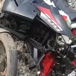 रायगढ़ ओवरब्रिज पर दो बाइकों की भीषण टक्कर, एक युवक की मौत