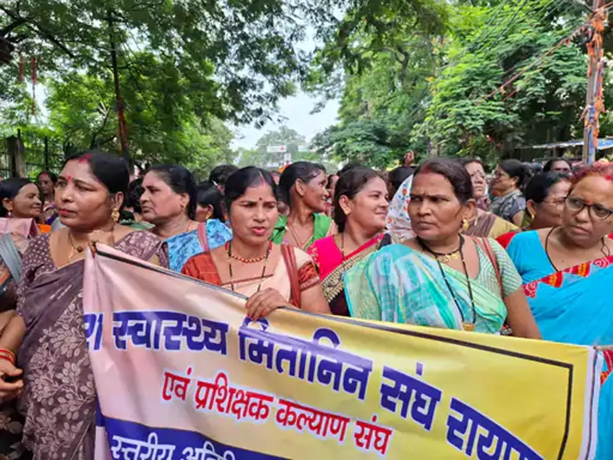 दुर्ग: टीकाकरण सेवाएं प्रभावित, मितानिनें अनिश्चितकालीन हड़ताल पर