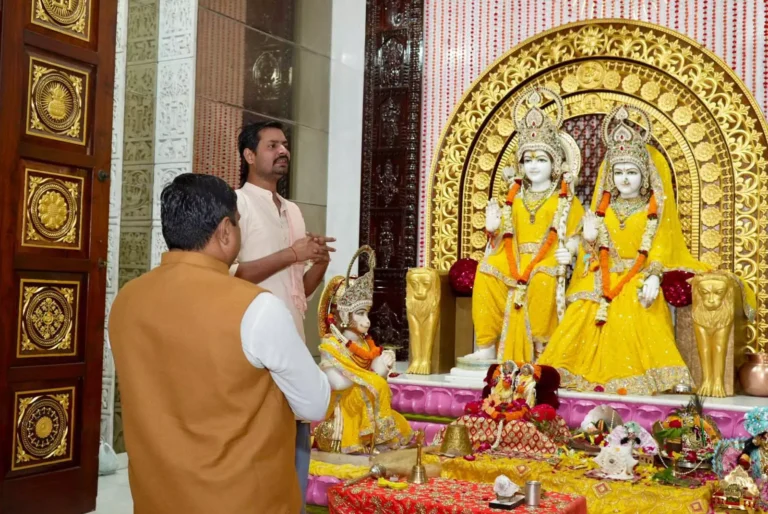 राजधानी के श्रीराम मंदिर में मंत्री गजेंद्र यादव ने  की पूजा अर्चना