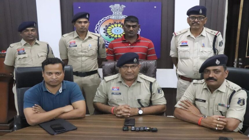 छत्तीसगढ़: भगवान से नाराज युवक 10 मंदिरों में करने लगा चोरी