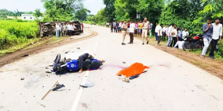 rajnandgaon-dongargarh-road-accident-two-youths-dead