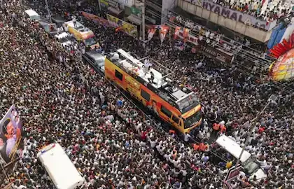 vijay-rally-karur-stampede-31-dead