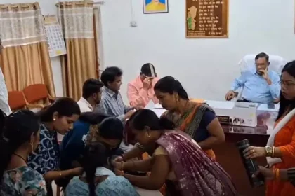 https://news4u36.in/teacher-job-termination-bemetara-deo-controversy/