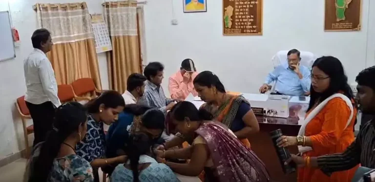 https://news4u36.in/teacher-job-termination-bemetara-deo-controversy/