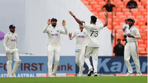 ahmedabad-test-mohammad-siraj-west-indies-162