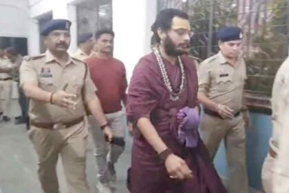 https://news4u36.in/kathavachak-bail-satanami-society-comment-case-cg/