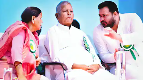 https://news4u36.in/lalu-prasad-yadav-reaction-on-family-dispute-bihar-politics-2025/