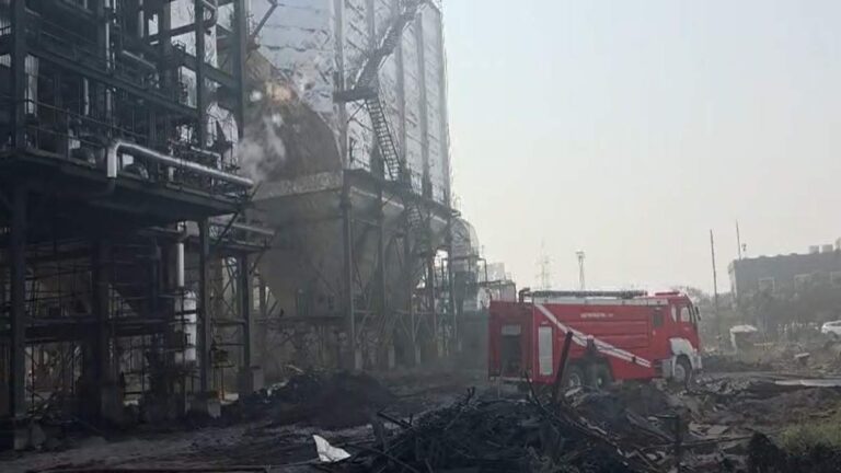 https://news4u36.in/steel-plant-major-accident-6-workers-dead-4-critical-balodabazar/