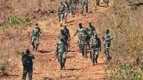 https://news4u36.in/chhattisgarh-63-naxalites-surrender-dantewada-119-crore-reward/