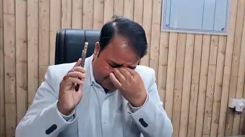 GST officer resigns Ayodhya