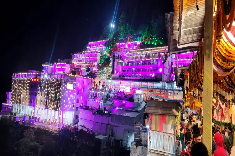 https://news4u36.in/chaitra-navratri-starts-temples-decorated-devotee-rush/