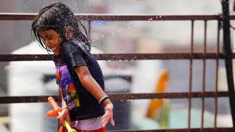 https://news4u36.in/nagpur-holi-incident-woman-pours-hot-water-on-4-year-old-grandson/