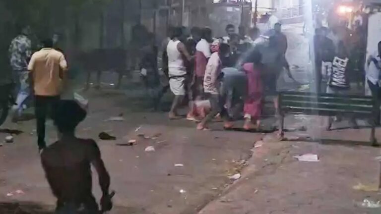 कोरिया में देर रात खूनखराबा! पुरानी रंजिश में चले हथियार, 5 घायल