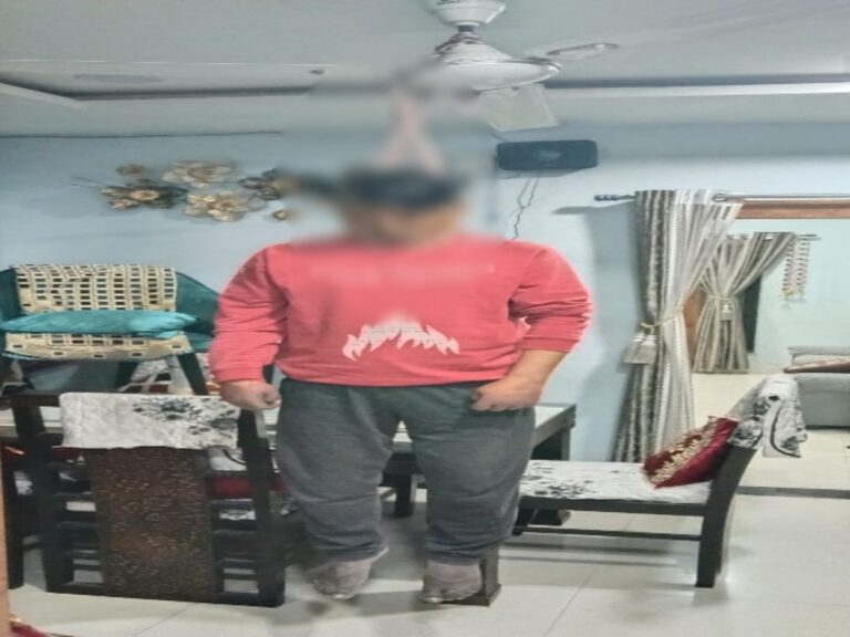 रायपुर में सनसनी: पूर्व विधायक के बेटे ने लगाई फांसी, घर में मचा हड़कंप