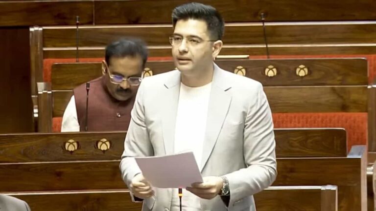AAP में अंदरूनी कलह? राघव चड्ढा की छुट्टी, अशोक मित्तल बने नए डिप्टी लीडर