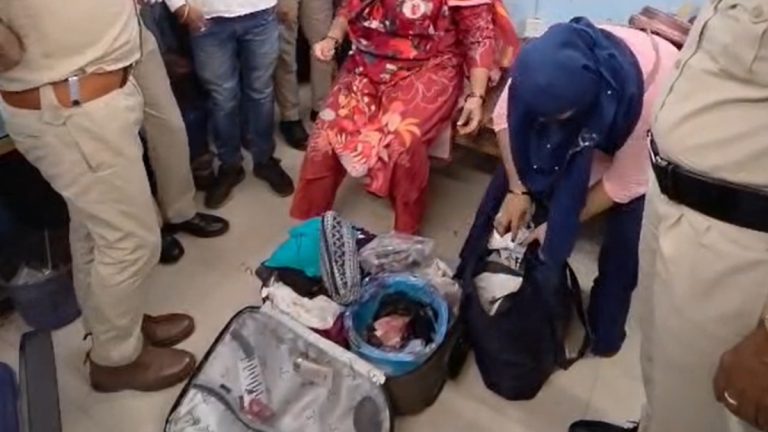 बिलासपुर: महिलाओं के सूटकेस से मिला 10 किलो से ज्यादा गौमांस