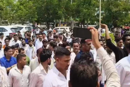 आरंग में हाई वोल्टेज ड्रामा, मारपीट के आरोप पर सड़क पर उतरा सतनामी समाज