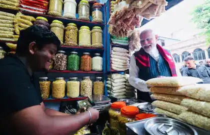 PM मोदी को झालमुड़ी खिलाने वाले को जान से मारने की धमकी