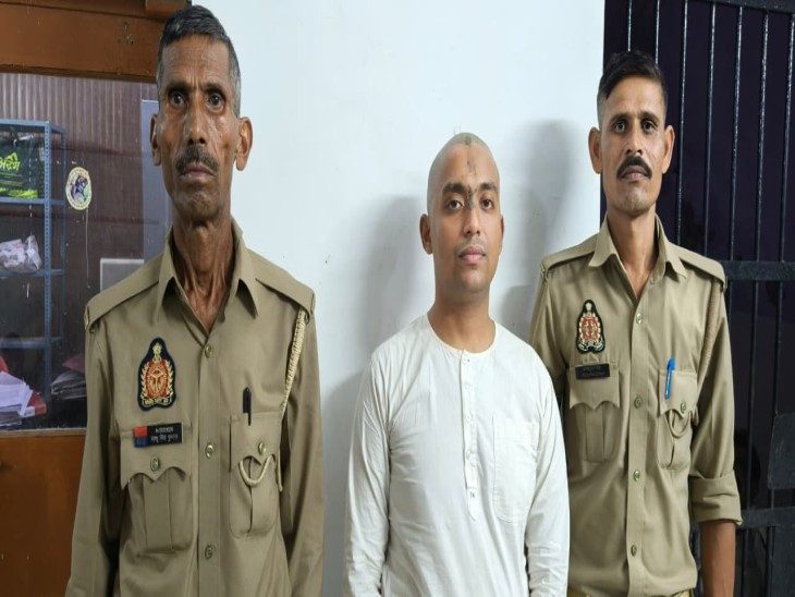भक्ति के नाम पर बिछाया जाल, पुलिस छापे में खुली फर्जी साधु की गंदी दुनिया