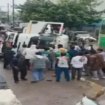 रायपुर में बड़ा हादसा! ब्रिज से नीचे गिरा ट्रक, कार भी आई चपेट में