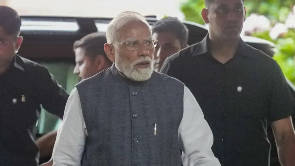pm-modi-paper-leak-fast-track-courts-rahul-gandhi-response