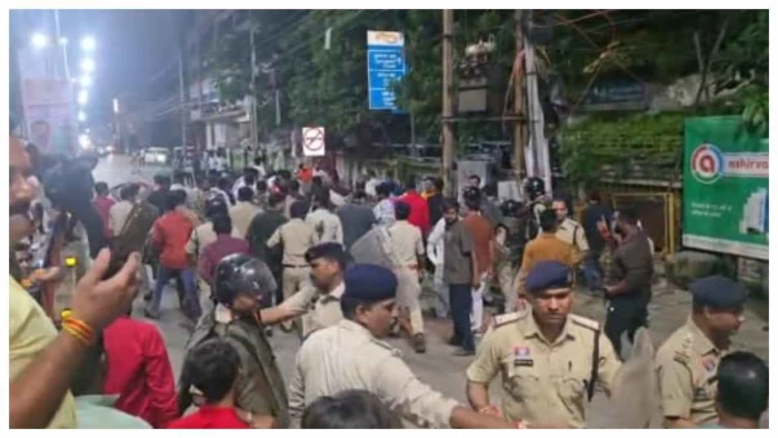 https://news4u36.in/bilaspur-social-media-comment-stone-pelting-police-action/