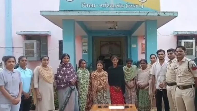 https://news4u36.in/jatmai-ghatarani-rajim-dham-nagpur-women-thief-gang-arrested/