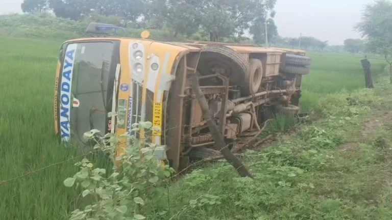 https://news4u36.in/bemetara-school-bus-accident-18-children-injured-chhattisgarh/