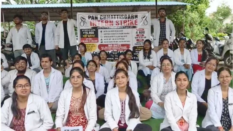 https://news4u36.in/intern-doctors-stipend-protest-jagdalpur/