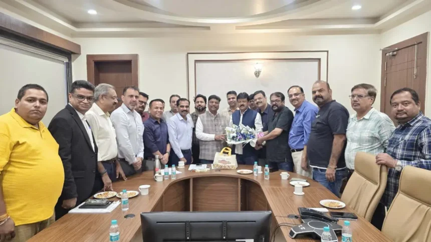 https://news4u36.in/raipur-transport-minister-meeting-bus-fare-hike-demand/