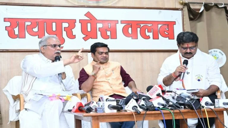 https://news4u36.in/bhupesh-baghel-vijay-sharma-pm-awas-debate-raipur-press-club/