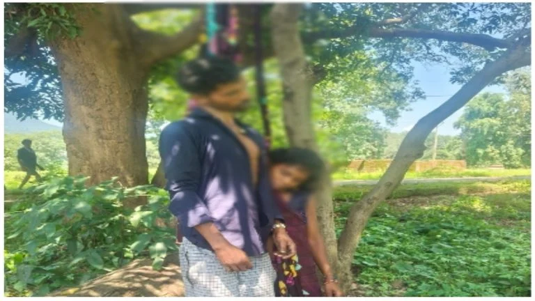 https://news4u36.in/korba-youth-couple-found-dead-on-same-noose-police-investigation/
